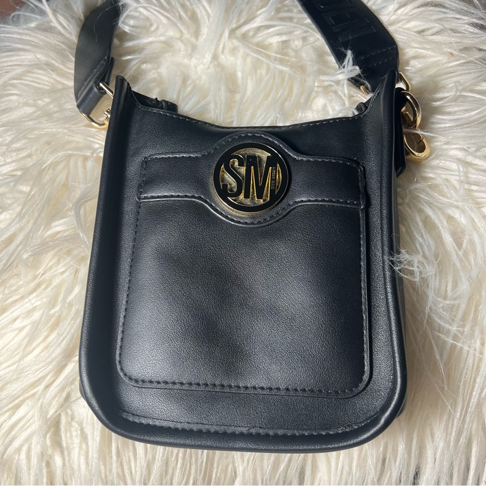 Steve Madden Bninny
Crossbody Faux Leather Black with Gold Hardware Bag Purse